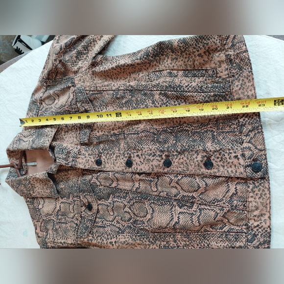 Free People Snake Skin Jacket Womans Size XS Black Animal Print Shacket - Picture 2 of 9